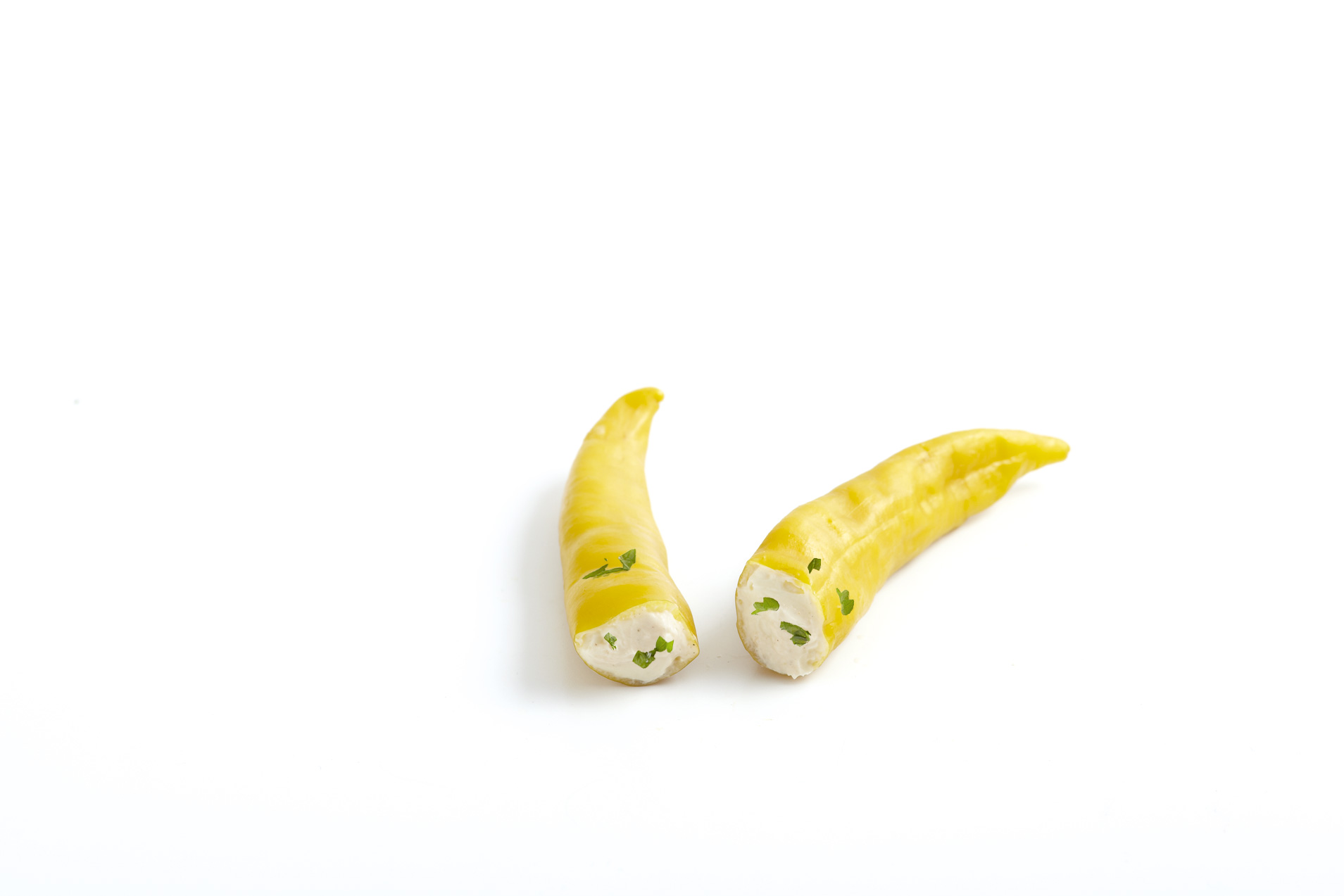 Grüne Peperoni gefüllt mit Thymian-Frischkäsezubereitung