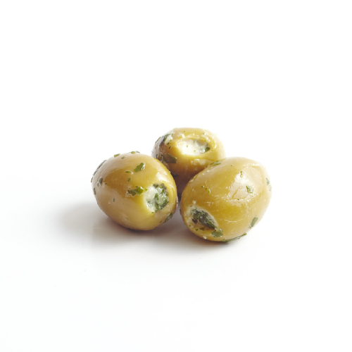 Grüne Oliven gefüllt mit einer Käsekomposition